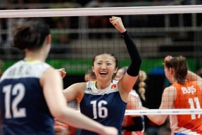 中美大学生篮球友谊赛增强国际交流，中美青少年篮球友谊赛视频