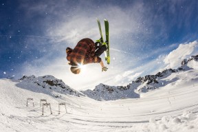 创业板指重挫：中小创泡沫风险再被拉回，创业板 中小板上市条件和要求