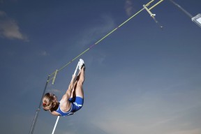 BLG黑马勇闯赛季巅峰——逆境之中绽放光芒的勇者之路