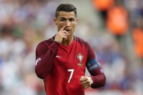 凯尔特人队全员齐心协力，期待夺冠